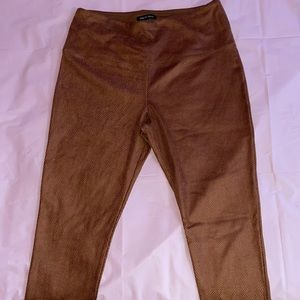 Embossed leather-look leggings